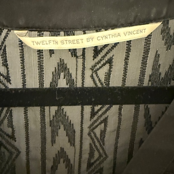 Twelfth Street by Cynthia Vincent blouse - Picture 2 of 2